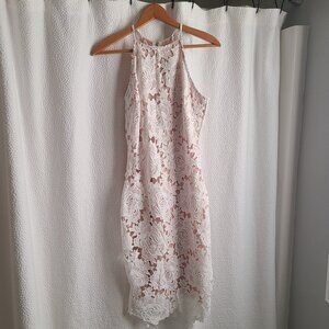 Small White Lulus midi Dress - Floral Applique